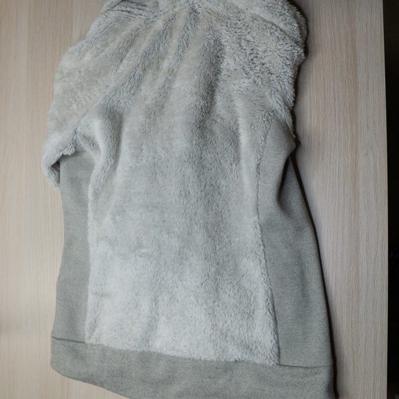 The North Face Women's Plush Fleece Jacket - Size Small, Cozy Warmth - Picture 7 of 7